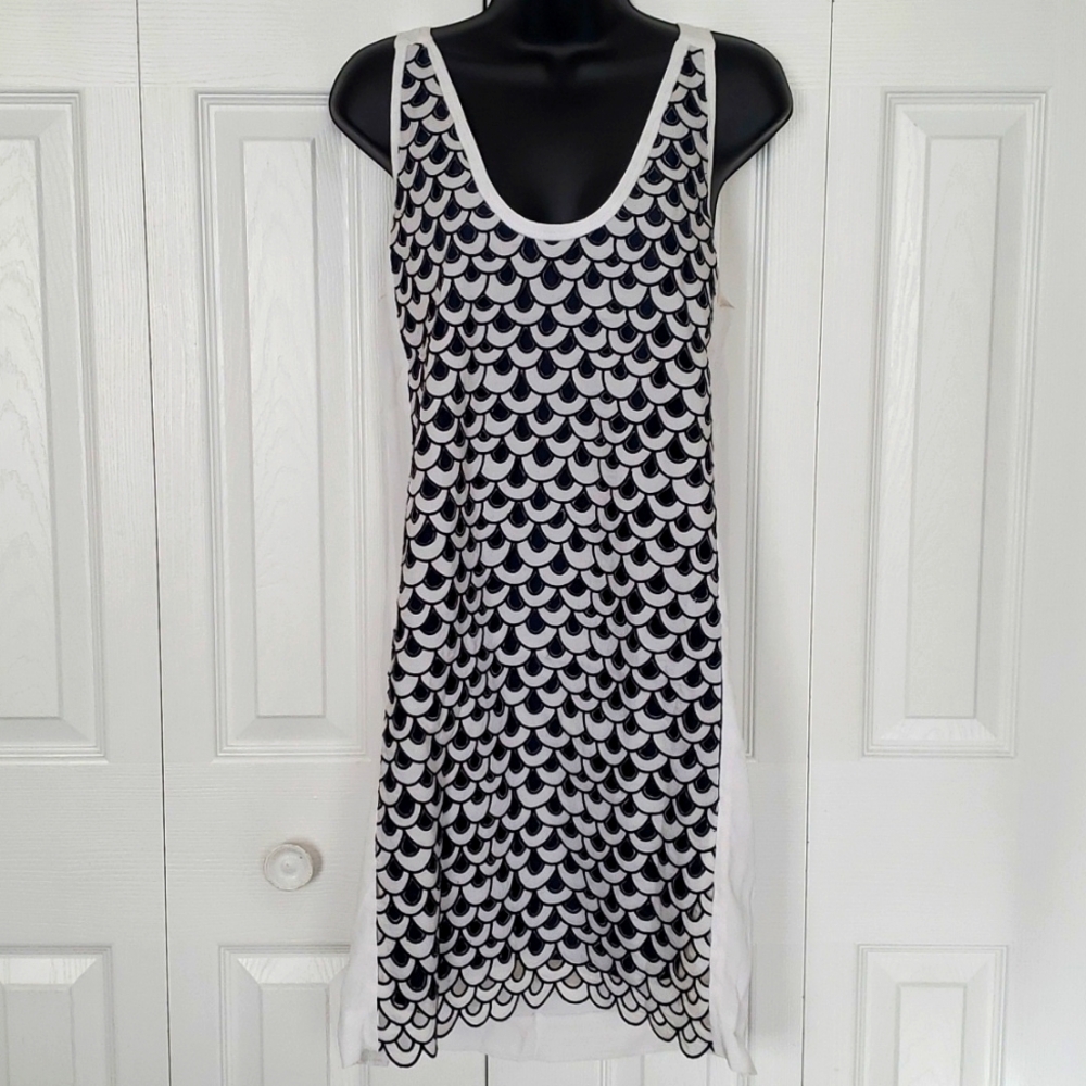 Diane Von Furstenberg | White Scallop Embroidered Dress with Blue Lining Sz 8